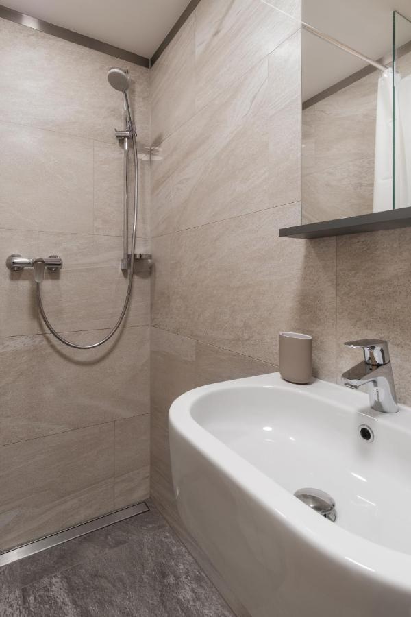Days - Modern - 7 Min Wenceslas Square Apartament *